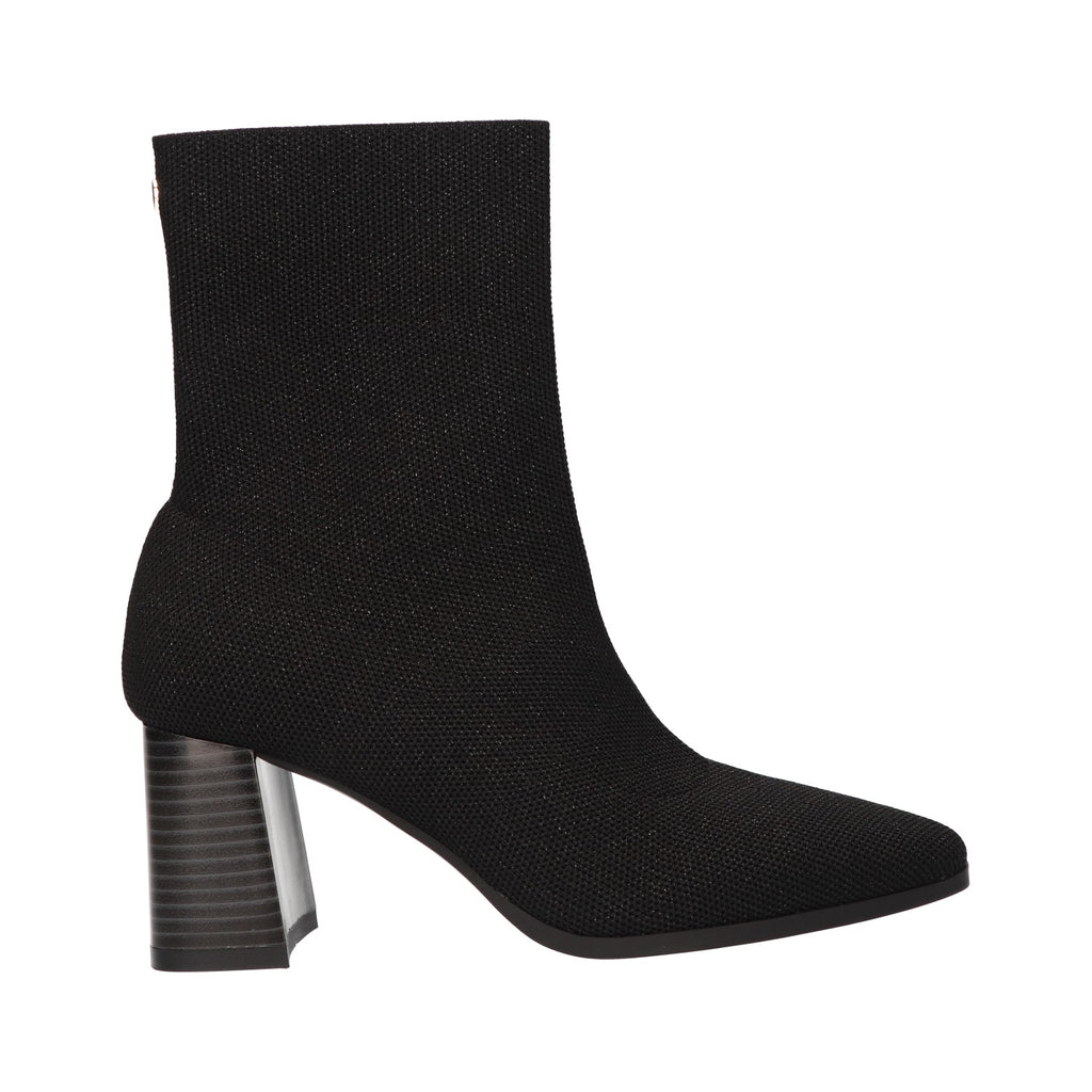 Zwarte knitted enkellaars voor dames met 5 cm blokhak en comfortabel memory foam voetbed van La Strada.