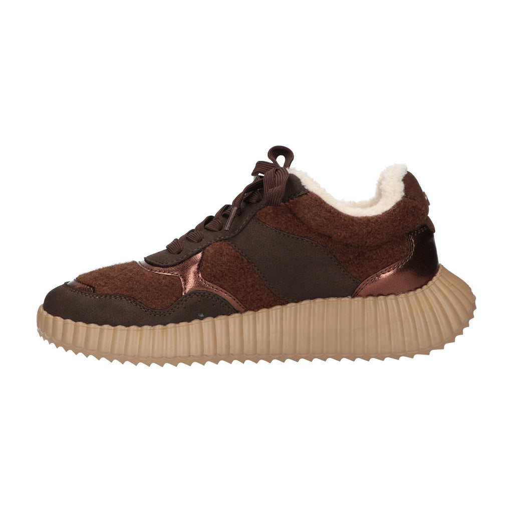 Sneaker bruin