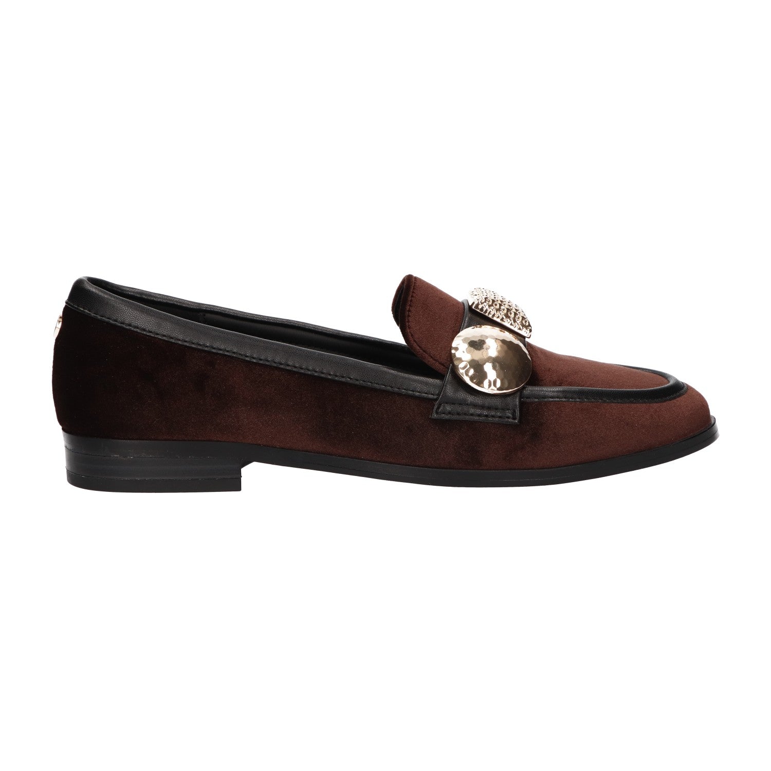 Bruine dames loafer met opvallende goudkleurige gesp en comfortabel memory foam voetbed van La Strada.